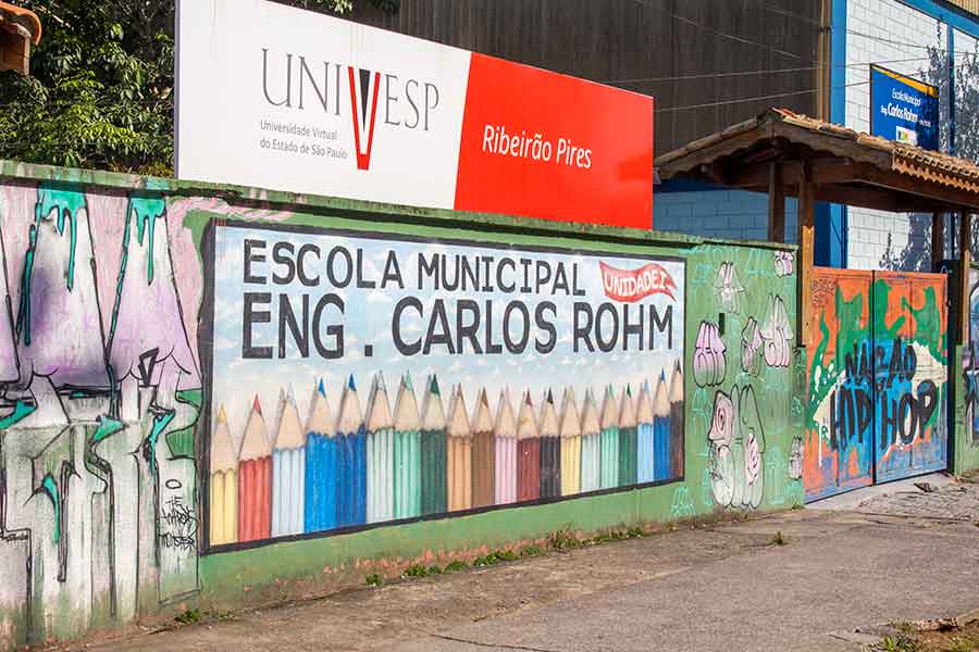 Funcionária do Carlos Rohm se assusta com brincadeira e aciona PM ...